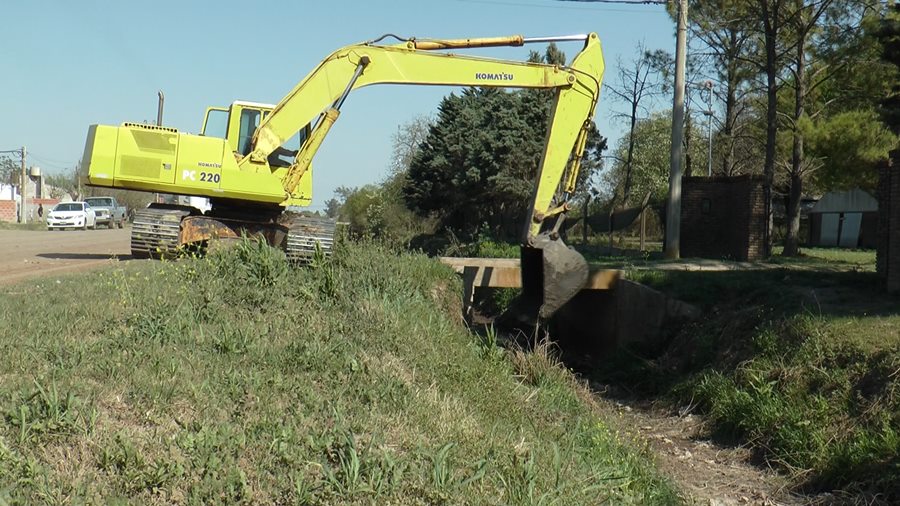 Municipio: trabajos de saneamiento y limpieza del Canal Los Llanos