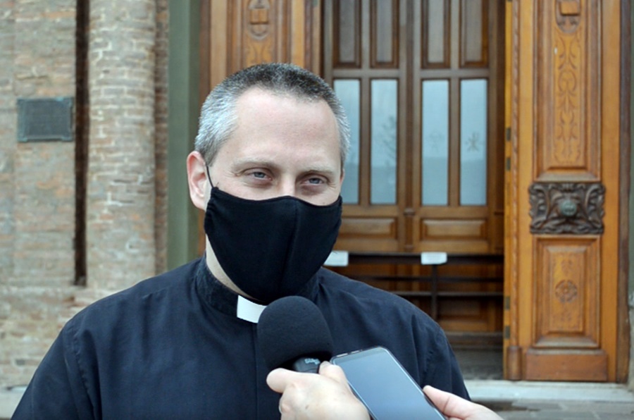 El padre Cristian se despide de Gálvez: fue trasladado a la Parroquia de Marcelino Escalada