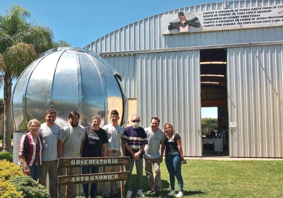 Con la invitación a ver el eclipse solar, inauguraron un observatorio astronómico construido en Gálvez