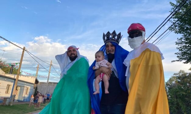 Barrio Progreso recibió la visita de los Reyes Magos