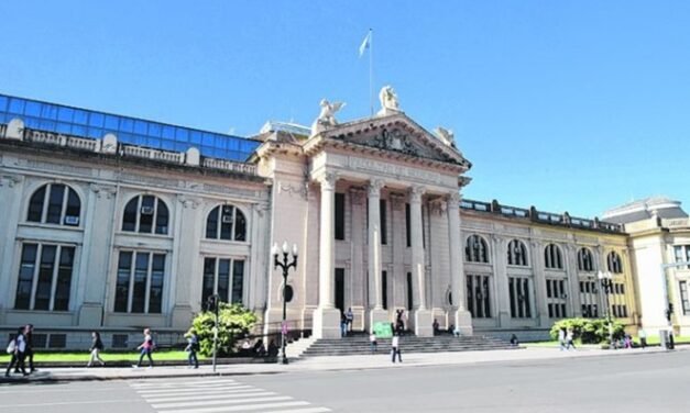AUTORIZAN ACTIVIDADES UNIVERSITARIAS PRESENCIALES Y ESTABLECEN LA REANUDACIÓN DE TODOS LOS SERVICIOS DEL TRANSPORTE DE PASAJEROS