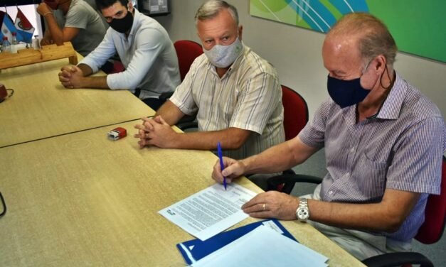 Firma de convenio: 5 familias galvenses tendrán, a corto plazo, su vivienda en Lote Propio