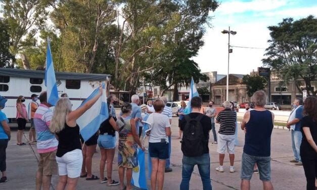 Un grupo de galvenses se convocó por el #27F