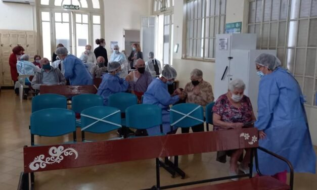Llegaron más dosis y entre lunes y martes se vacunarán 300 abuelos