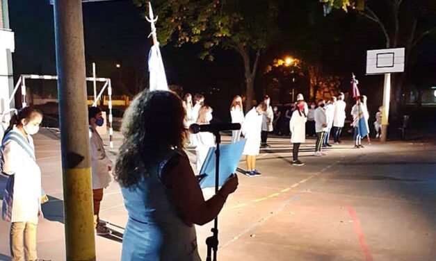 La Escuela N° 305 despidió a la PROMO 2020