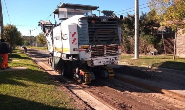 Comenzaron los trabajos para pavimentar calle Laprida hacia el Jardín Nº225