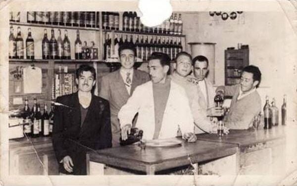 «SABORES Y AROMAS DEL AYER»: hoy, el Bar de Centenario