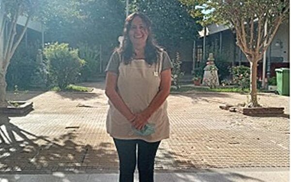 Sociales: feliz jubileo, seño «Teo»!!!