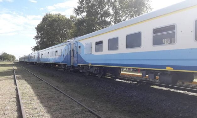 Entregaron el petitorio para que vuelva el Tren de Cercanía «Gálvez-Rosario»