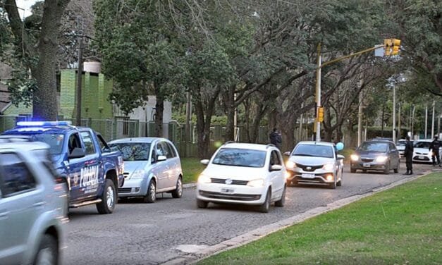 Padres autoconvocados reclamaron por la educación presencial