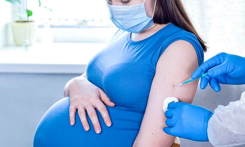 Vacunación COVID: ya está disponible en la página de Provincia, la opción para que se inscriban embarazadas