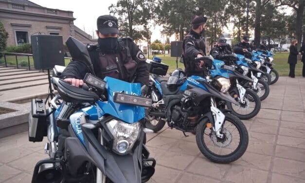Seguridad provincial entregó 6 motocicletas a Gálvez, Coronda y Centeno