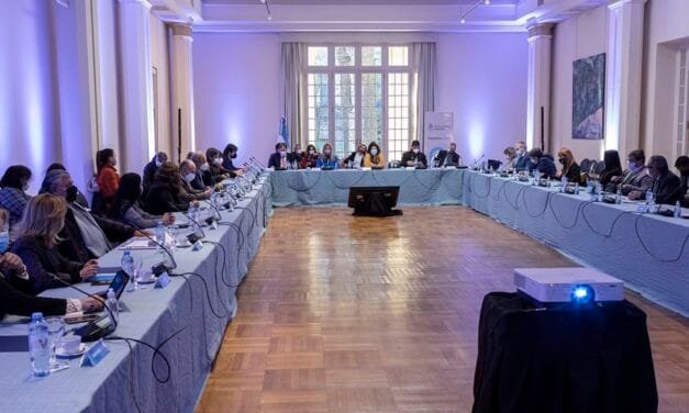 El Consejo Federal de Salud trazó estrategias de vacunación, priorizando completar esquemas y la inoculación para menores de 12 a 17 años