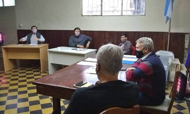 Reunión Centro Comercial-Concejo para tratar el embellecimiento del centro