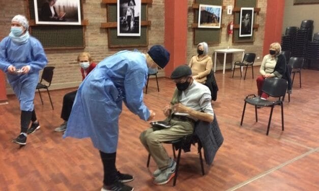 Alta adhesión a la combinación de vacunas en Gálvez