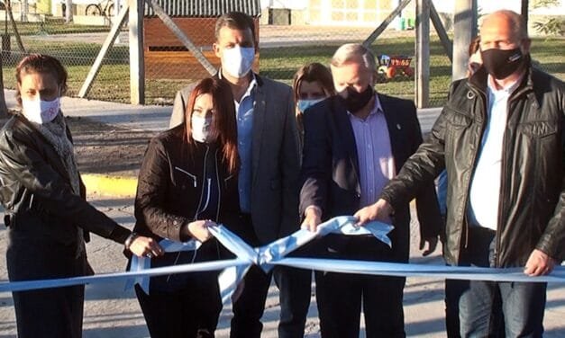 El gobernador Omar Perotti dejó inaugurado el pavimento de acceso al Jardín Nº 225