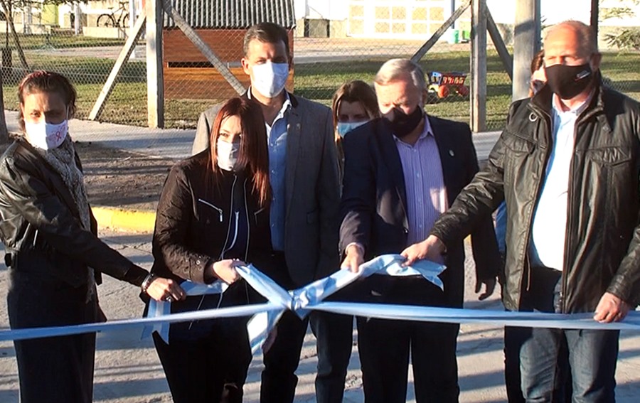 El gobernador Omar Perotti dejó inaugurado el pavimento de acceso al Jardín Nº 225