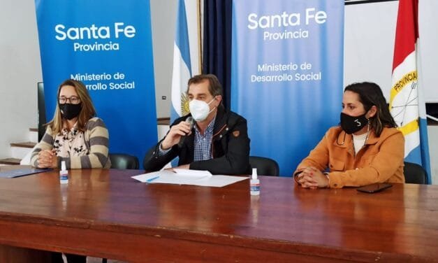 La provincia presentó un programa de inclusión digital para personas mayores