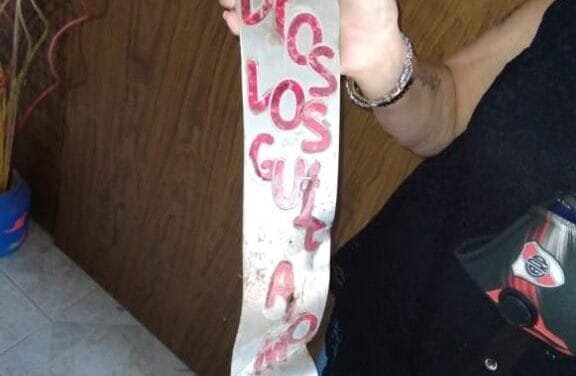 Reclamo de una madre por destrozos en el altar de su hijo