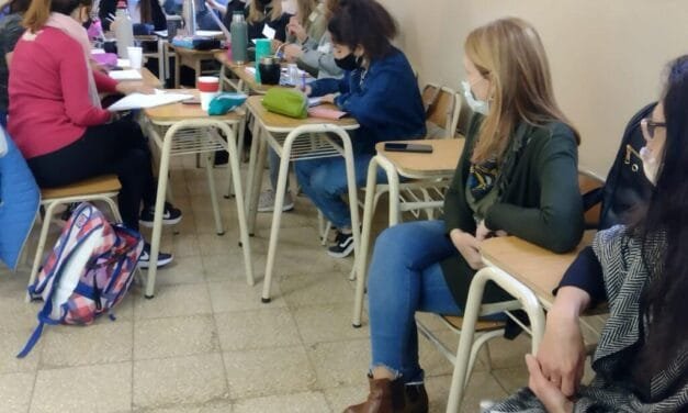 «Educación matemática realista»: docentes y estudiantes participan de taller en el Colegio del Calvario