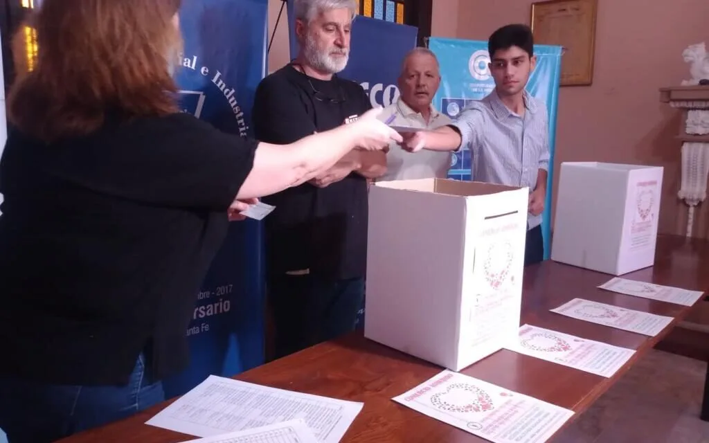 El Centro Comercial sorteó los premios por el Mes de Mamá