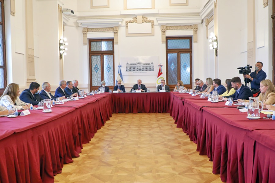El gobernador Perotti se reunió en la Casa Gris con legisladores nacionales