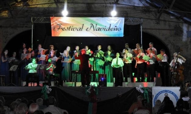 Los Coros le cantaron a la Navidad en los Galpones del Ferrocarril