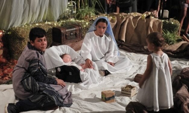 Anunciando la Navidad, se vivió el Pesebre en Vecinal San José