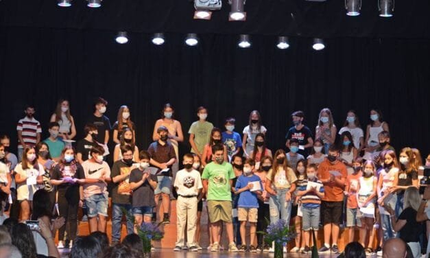 Egresaron los alumnos de los Ciclos Inferior y Superior del Liceo Municipal