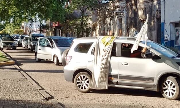 En Gálvez también hubo caravana por el #1F