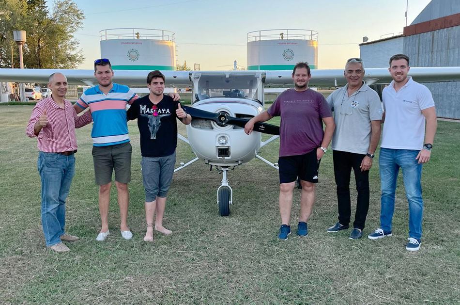 El Aeroclub Gálvez cuenta con cuatro nuevos pilotos privados