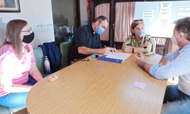 El ministro de Desarrollo Social firmó convenios del programa nutricional con la Parroquia Santa Margarita y Cáritas