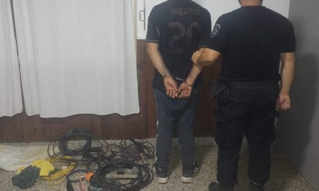 Robaron herramientas y fueron aprehendidos