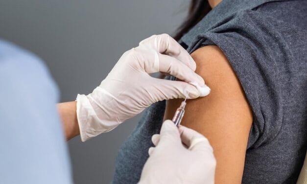 Vacunas antigripales: llegaron partidas para profesionales de la salud