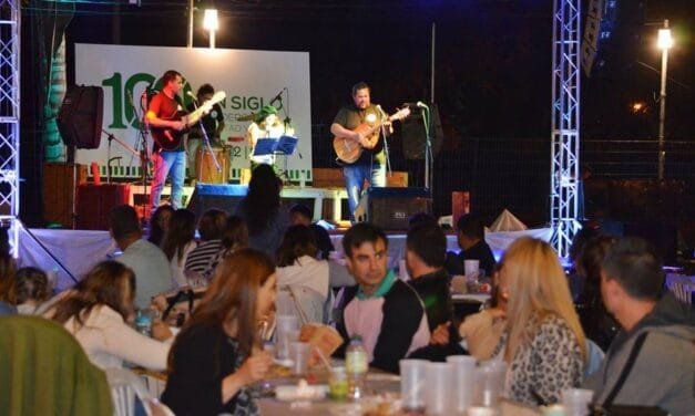 Camino a los 100 años del club, exitosa segunda edición del Food Trucks Festival