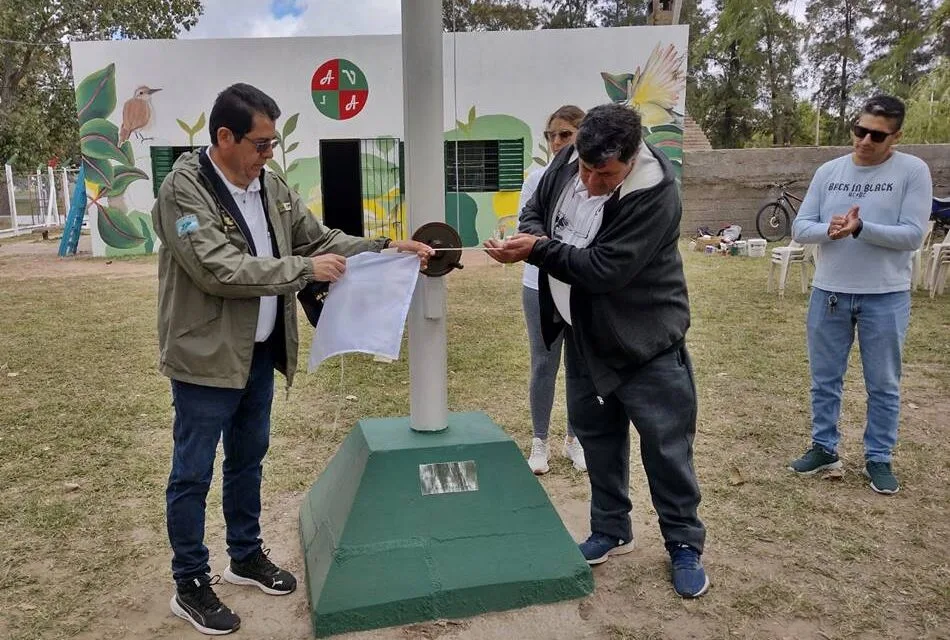 Pintada de mural y homenaje a los veteranos de Malvinas en Vecinal Arana