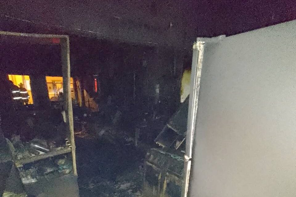 Importantes pérdidas en una vivienda tras incendio en la madrugada