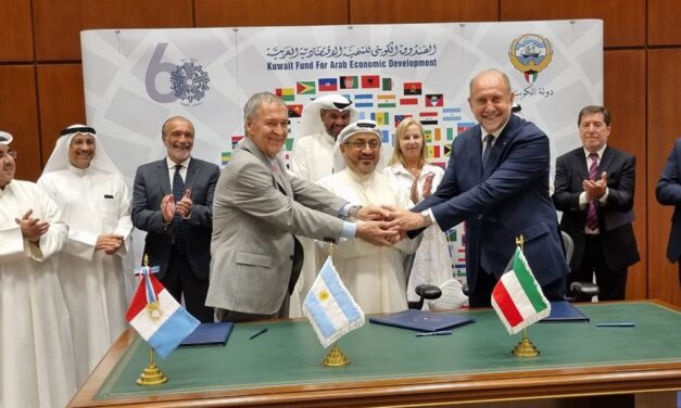 Perotti y Schiaretti firmaron en Kuwait el crédito para iniciar la construcción del acueducto biprovincial Santa Fe – Córdoba