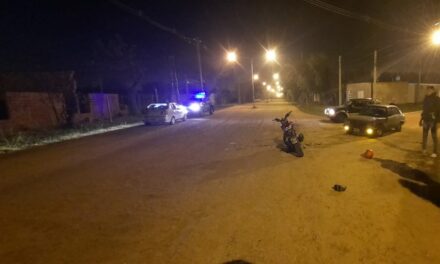 Policiales: choque en la madrugada entre auto y moto