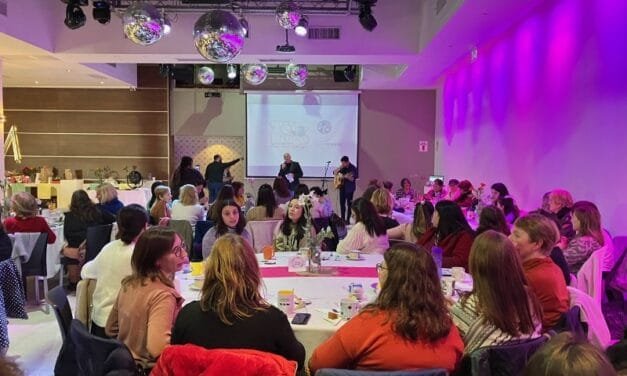 Más de 300 personas en el «Té Bingo Día del Amigo» del Comedor Santa Margarita