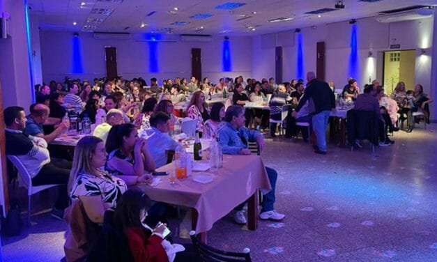 A toda fiesta, los mercantiles celebraron su día