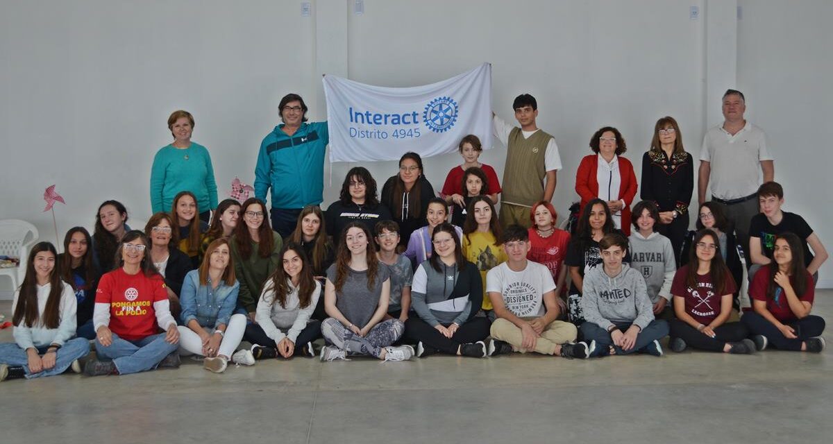 Interact Gálvez e Interact Rosario Norte, donaron un ropero solidario a la Escuela Nro. 877