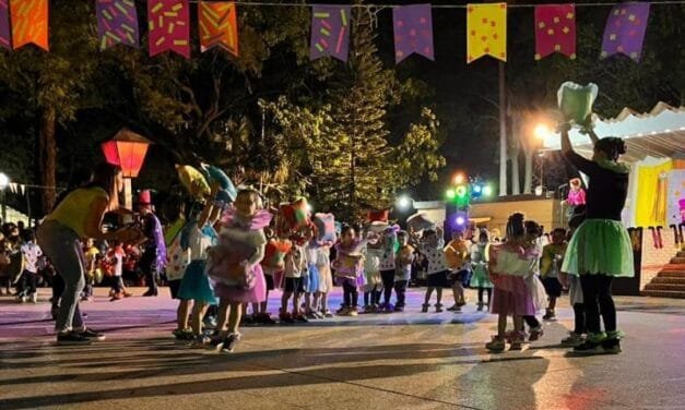 El Jardín N°225 vivió una velada llena de magia y color