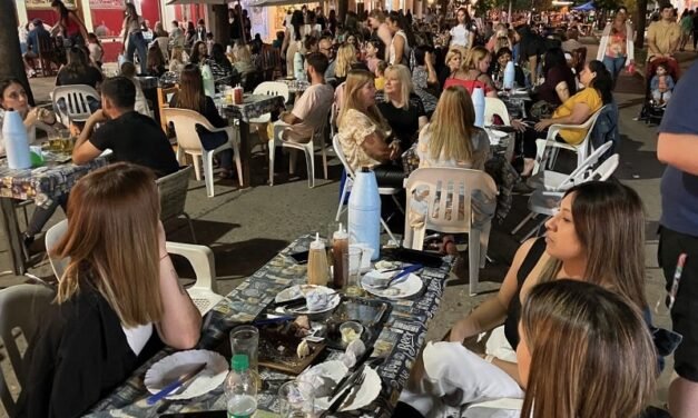 Nueva edición de «GÁLVEZ VENDE», esperando las fiestas navideñas con promos, shows y sorteos