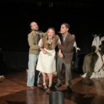 Teatro a la Gorra: se presentó la obra «Máquina Memorias del Fuego, Crónica de una Quema»
