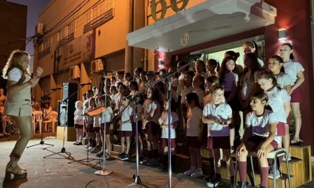 El Coro de Niños del Colegio del Calvario hizo su presentación como cierre del 60° aniversario de la institución