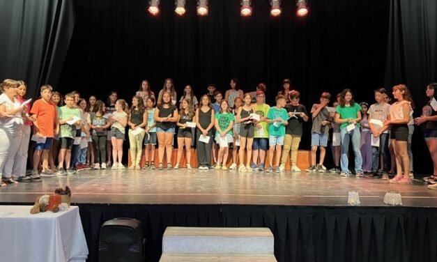 El Liceo Municipal promocionó a sus alumnos de los Ciclos Inferior y Superior 2022