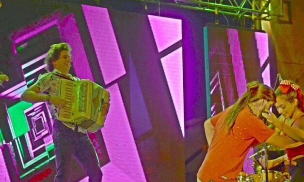 Con la presentación de Román Ramonda finalizó la 9na edición de la Fiesta de Colectividades