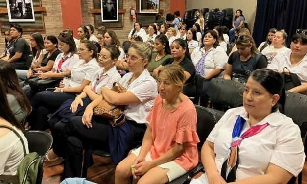 Con una jornada de reflexión, la Red de Mujeres Municipales conmemoró el 8M