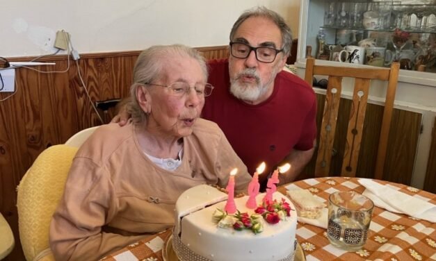 Un siglo y algo más: María Amelia Palacios cumplió 105 años